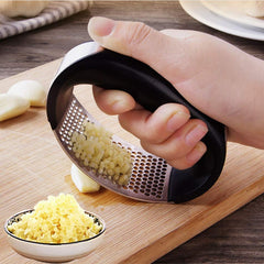 FlexiCrush™|Unleash Flavorful Feats with the Ultimate Garlic Press.