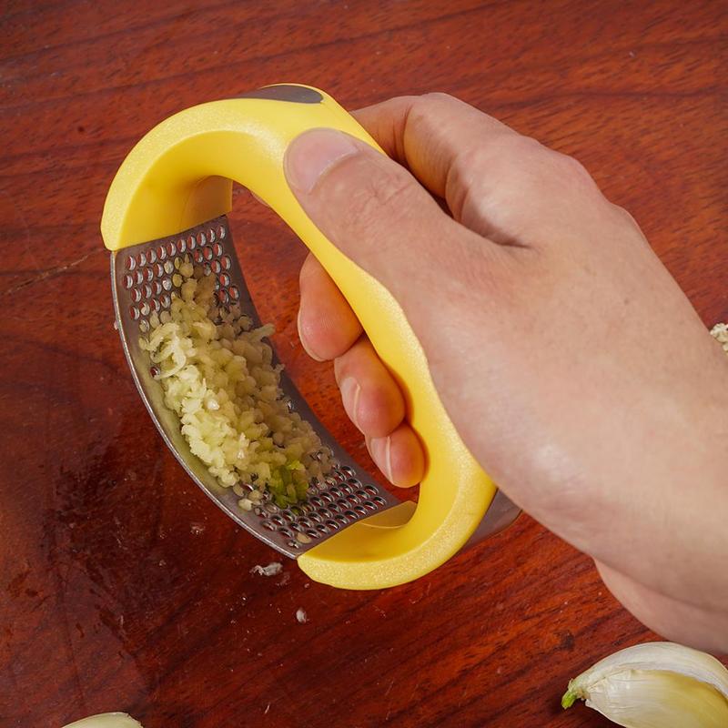 FlexiCrush™|Unleash Flavorful Feats with the Ultimate Garlic Press.