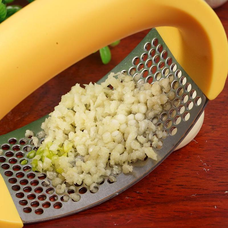 FlexiCrush™|Unleash Flavorful Feats with the Ultimate Garlic Press.