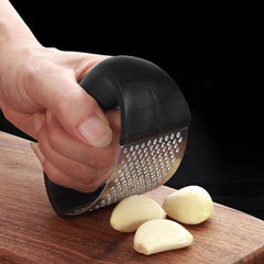 FlexiCrush™|Unleash Flavorful Feats with the Ultimate Garlic Press.