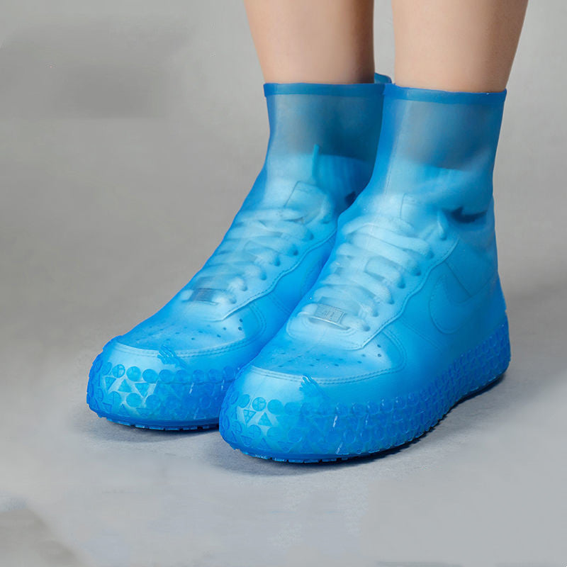 AquaShield: Wasserdichte Schuhüberzüge für Schutz vor jedem Wetter